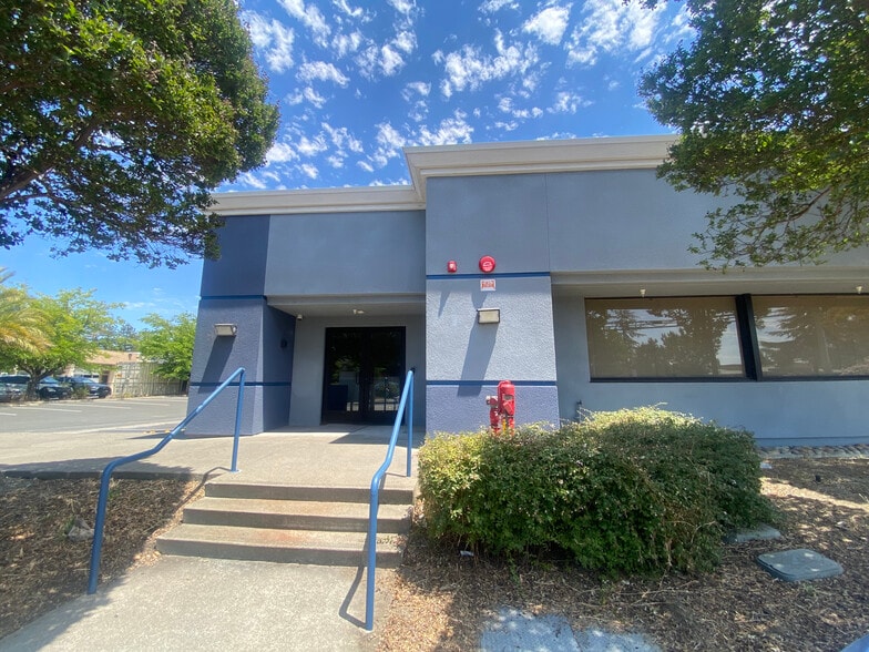 More Photos Of 3242 Airway Dr, Santa Rosa Light Manufacturing For Lease