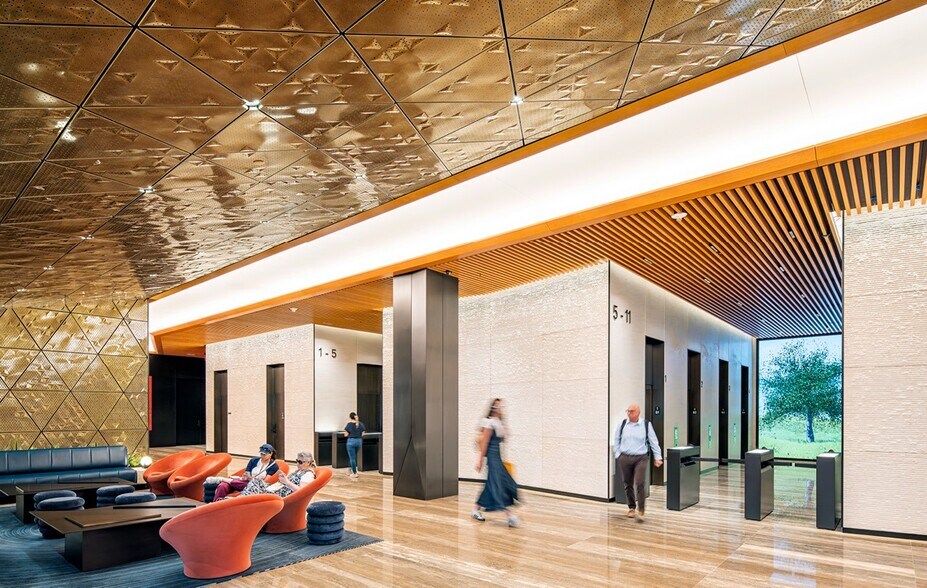 More Photos Of PENN 1, New York Office For Lease