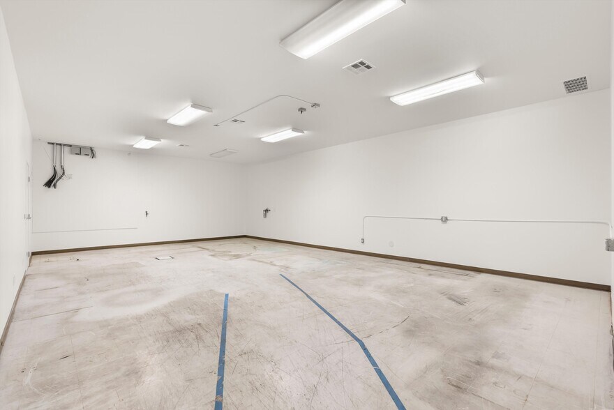 More Photos Of 6951 Oran Cir, Buena Park Warehouse For Lease