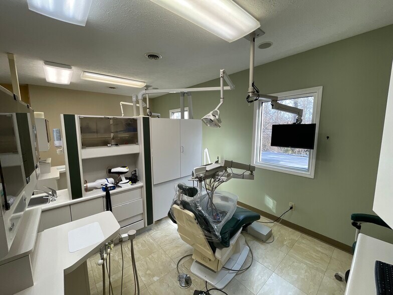 More Photos Of 1105 Clifty Dr, Madison Medical For Sale