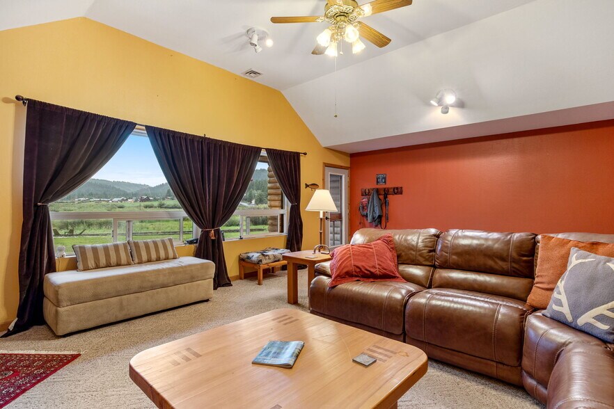 More Photos Of 140 Main St, Greer Specialty For Sale