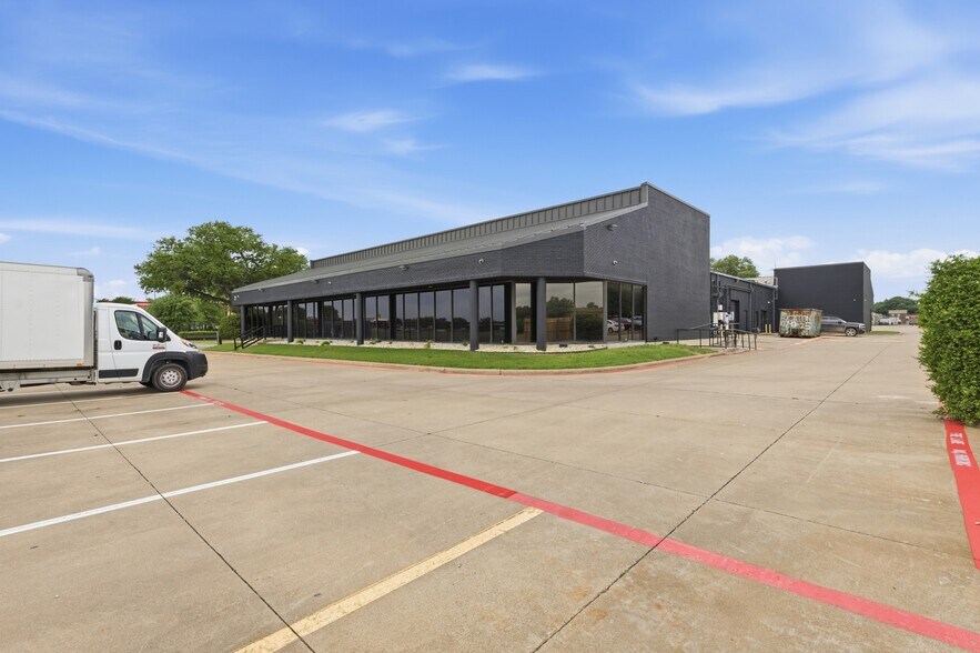 More Photos Of 3420 Sojourn Dr, Carrollton Warehouse For Lease