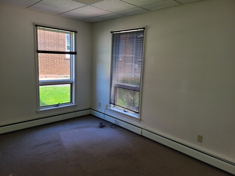 More Photos Of 349 York Rd, Willow Grove Medical For Lease