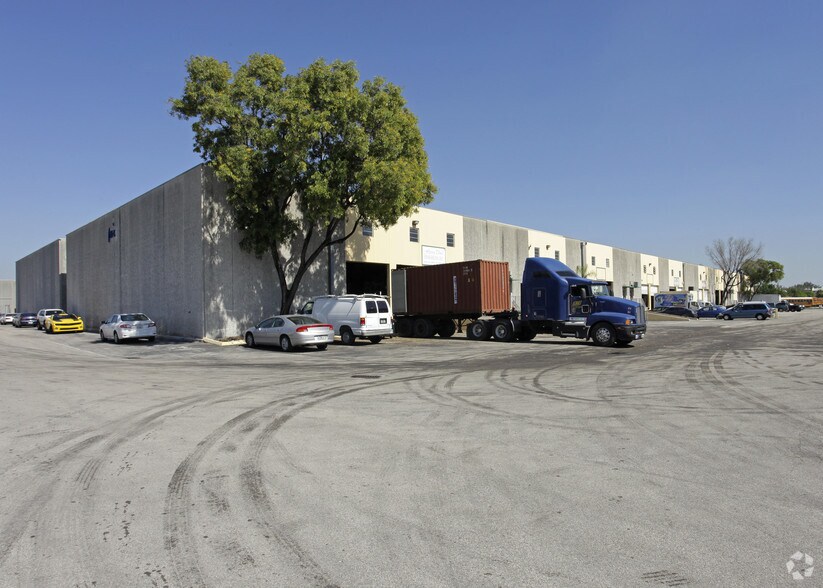More Photos Of 8705-8795 NW 100th St, Miami Warehouse For Lease