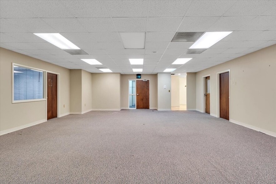 More Photos Of 210 S Jefferson St, Roanoke Loft Creative Space For Sale