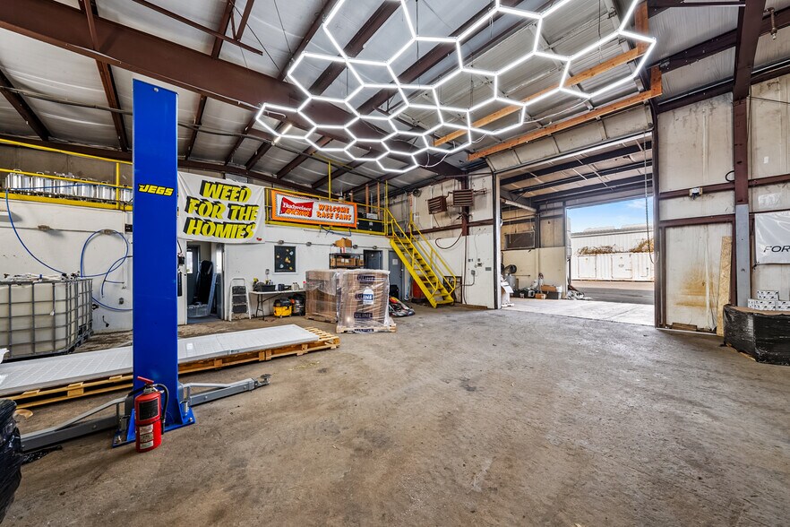 More Photos Of 1405 Antelope Rd, White City Warehouse For Sale