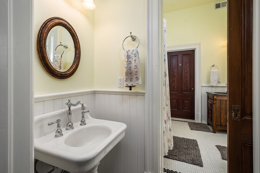 More Photos Of 333 G St, San Rafael Apartments For Sale