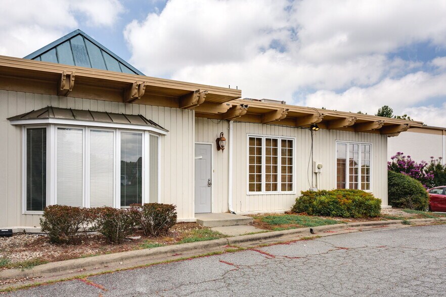 More Photos Of 1325 S Eugene St, Greensboro Warehouse For Sale