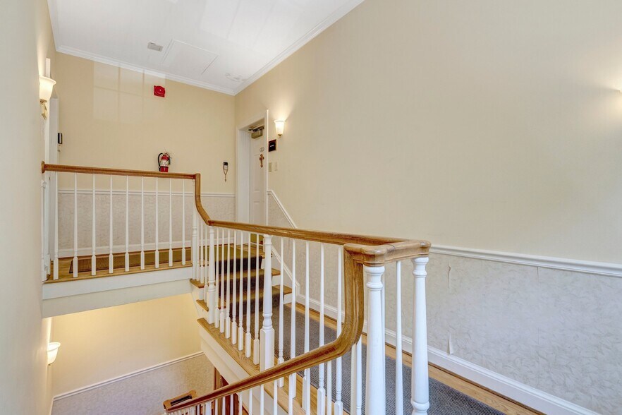 More Photos Of 10525 Braddock Rd, Fairfax Medical For Sale