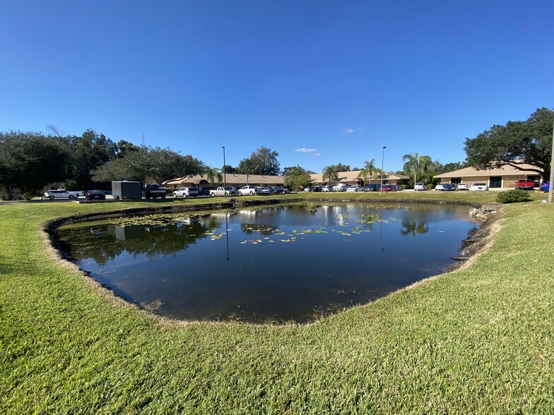 More Photos Of 4012-4020 Sawyer Rd, Sarasota Medical For Lease