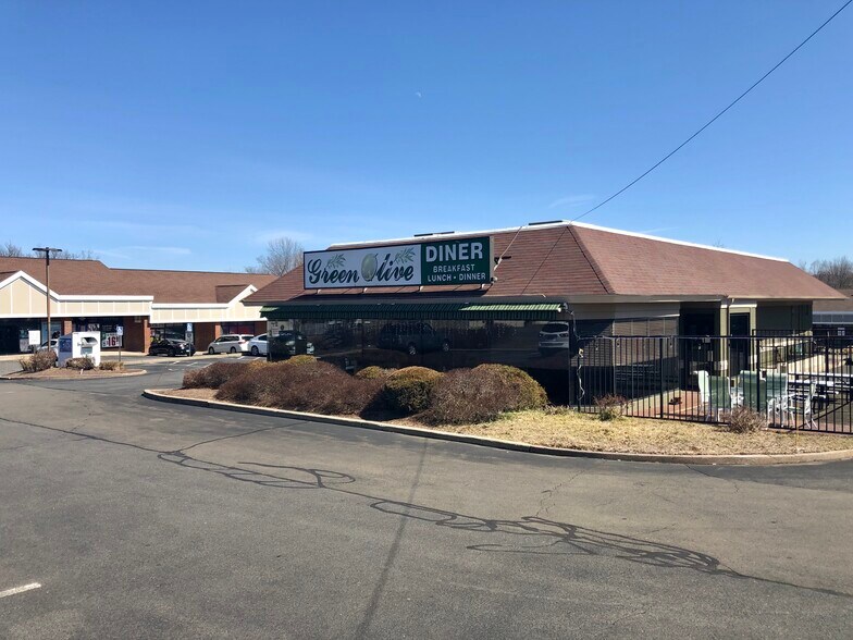 More Photos Of 425-477 S Broad St, Meriden Unknown For Lease