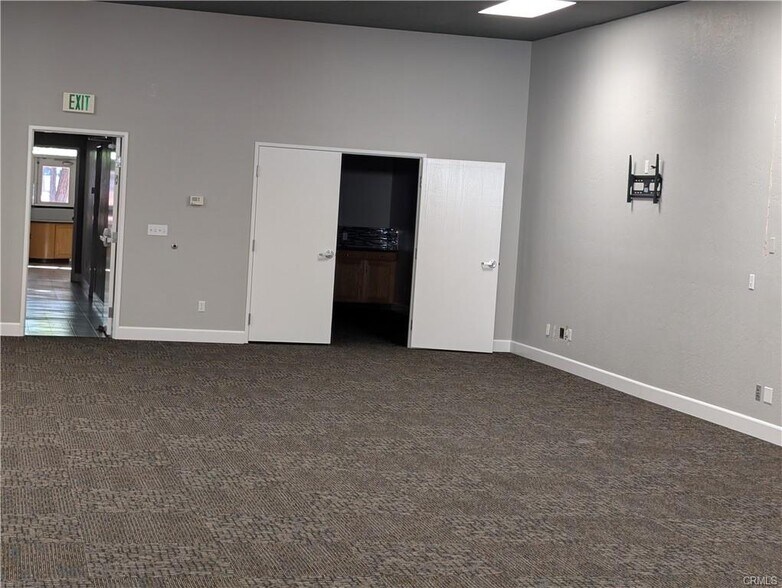 More Photos Of 635 W Main St, Merced Office For Sale