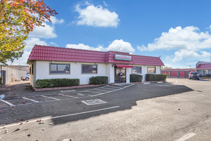 More Photos Of 7223 55th St, Sacramento Restaurant For Sale
