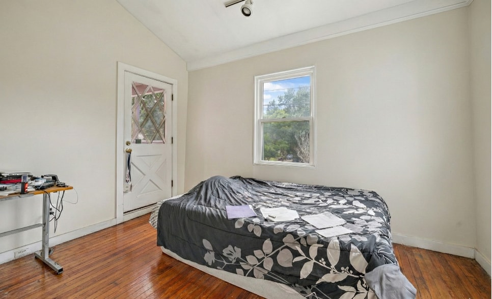 More Photos Of 315-317 Castle St, Wilmington General Retail For Sale