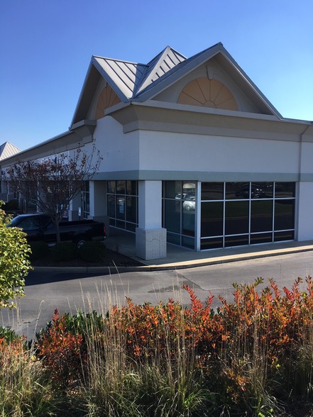 More Photos Of 1901-1907 Commonwealth Dr, Louisville Unknown For Lease