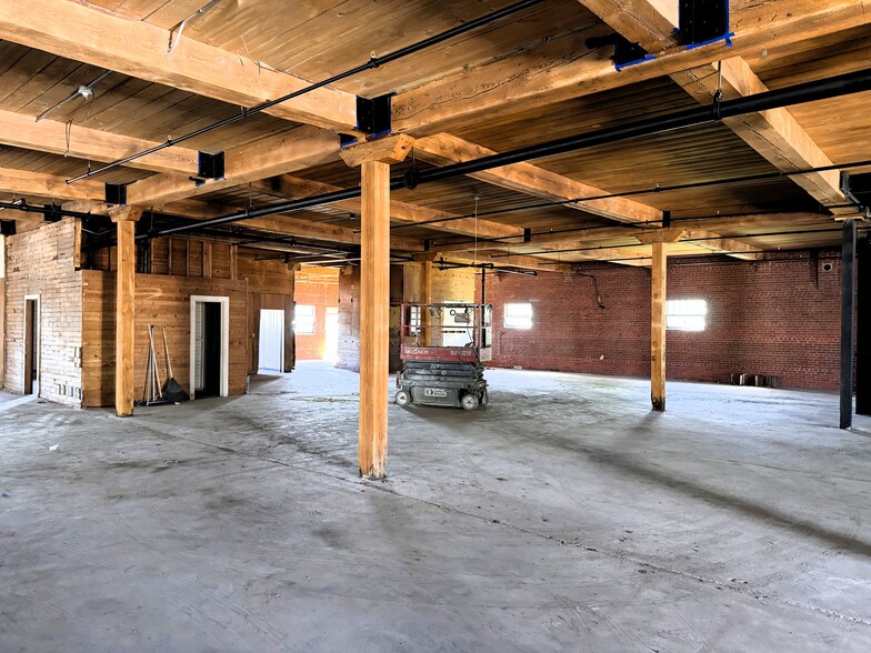 Primary Photo Of 753-759 S Washington Ave, Greenville Warehouse For Lease