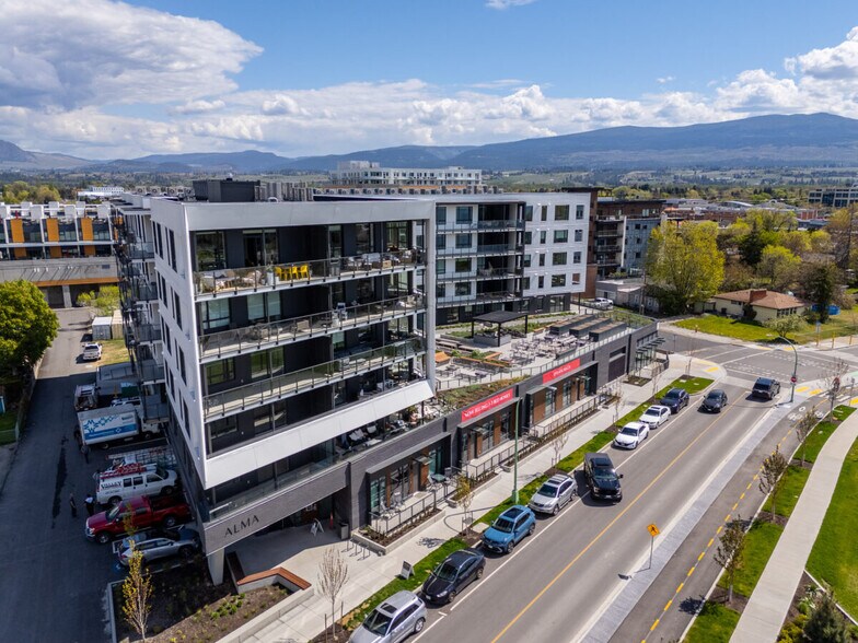 More Photos Of 3051 Abbott st, Kelowna Apartments For Sale