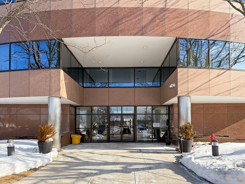 More Photos Of 2 Granite Ave, Milton Coworking Space