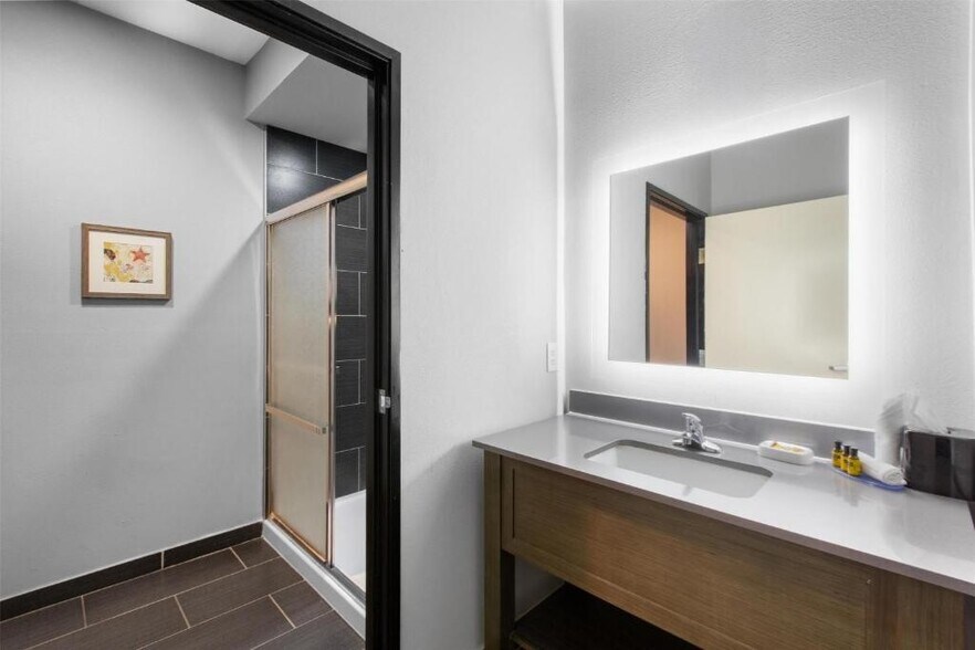 More Photos Of 13600 Hartman Ln, Walker Hotel For Sale