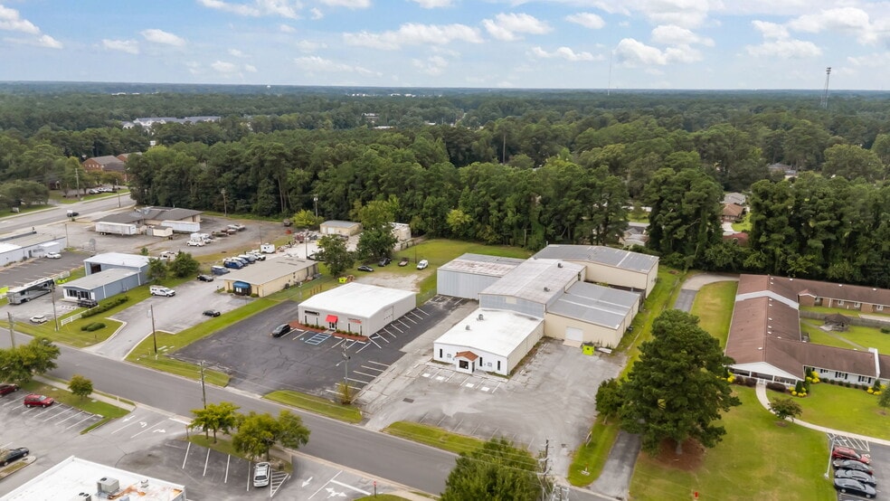 More Photos Of 2911 Brunswick Ave, New Bern Sports And Entertainment For Sale