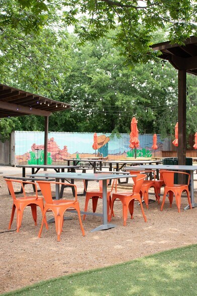 More Photos Of 2769 Nacogdoches Rd, San Antonio General Retail For Sale