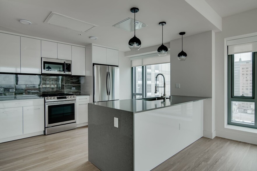 More Photos Of 1640 Broadway, Oakland Apartments For Lease