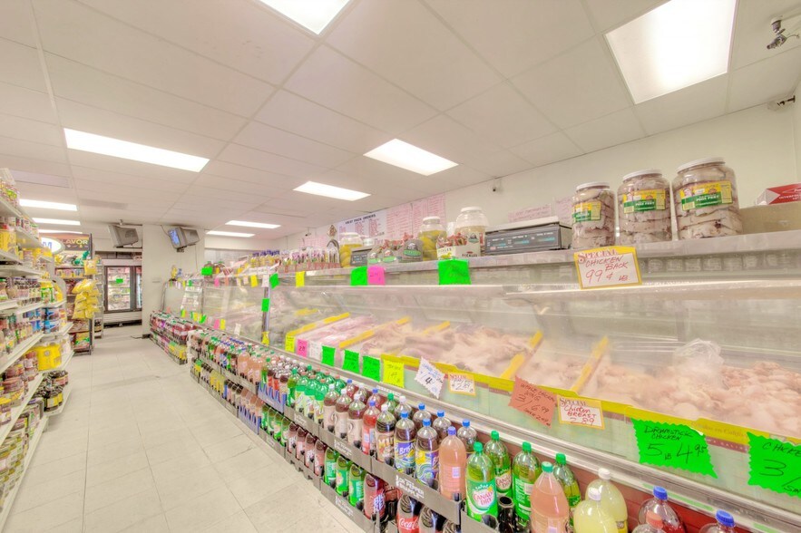 More Photos Of 5001 S Western Ave, Los Angeles Supermarket For Sale