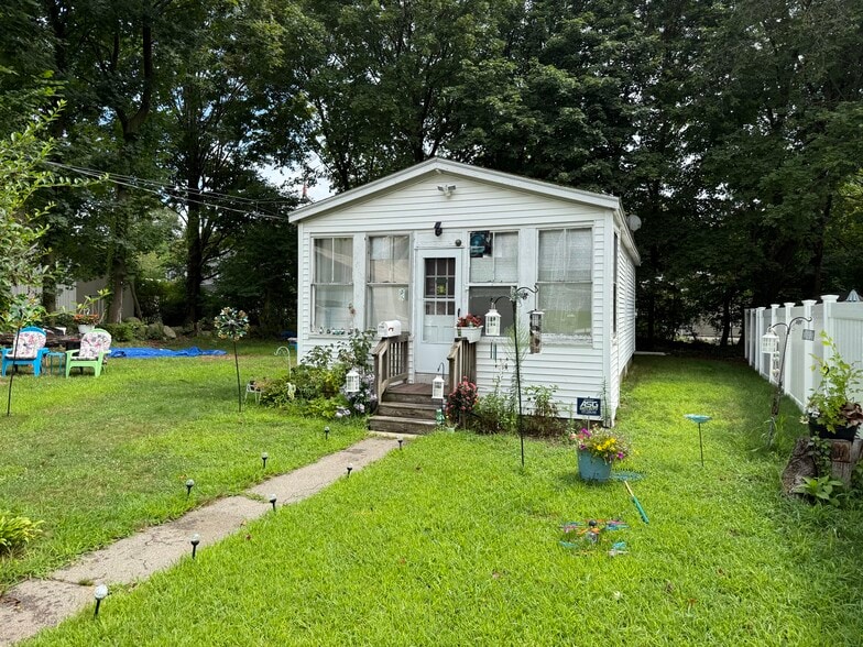 More Photos Of 775 Union St, Rockland Multifamily For Sale