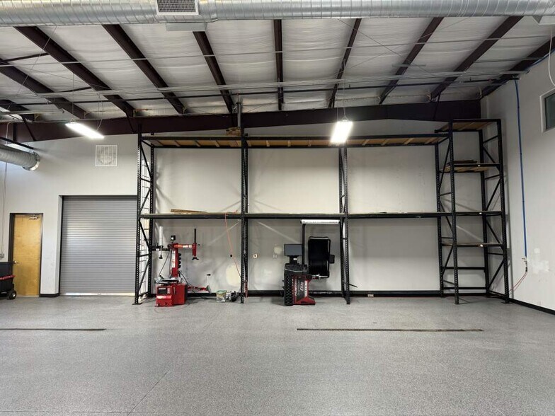 More Photos Of 3000 Airport Dr, Erie Light Manufacturing For Sale