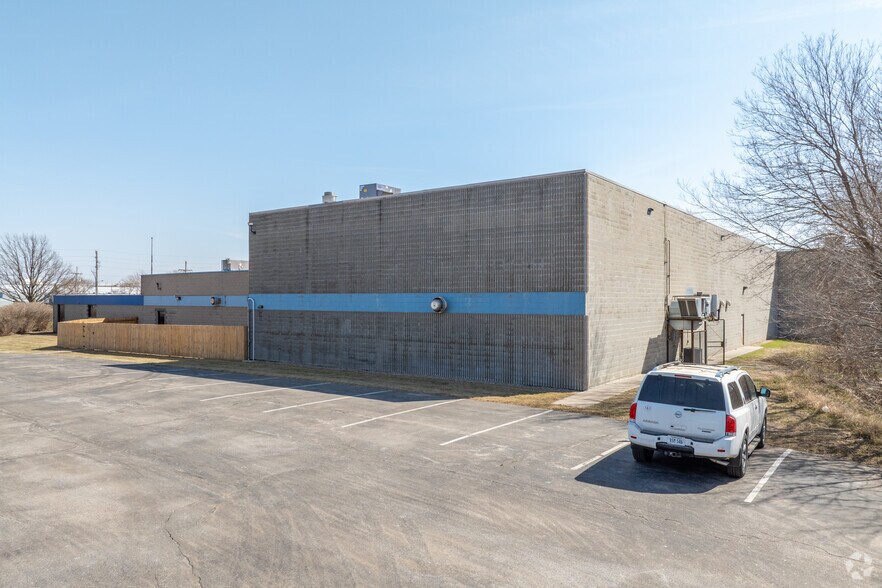 More Photos Of 4130 S 94th St, Omaha Manufacturing For Lease