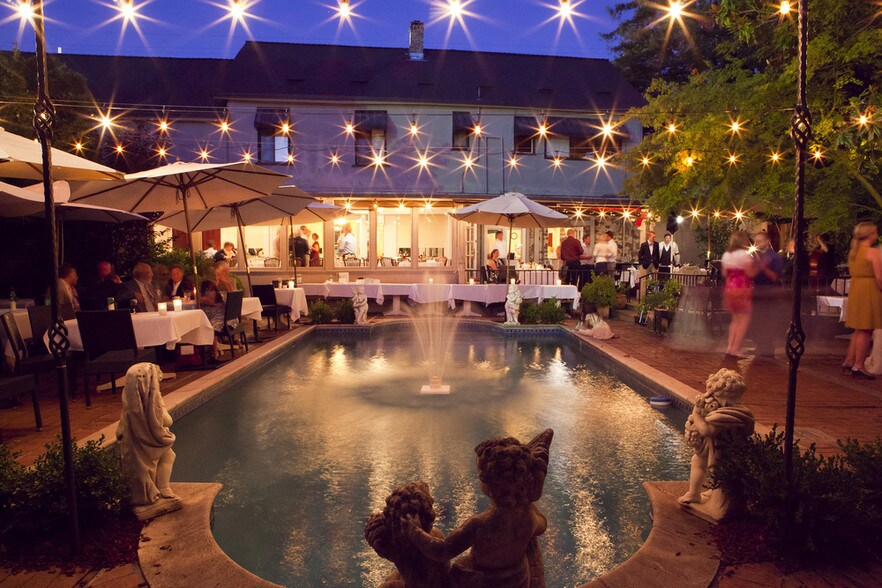 More Photos Of 241 1st St W, Sonoma Restaurant For Sale