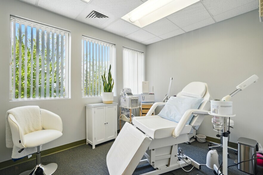 More Photos Of 91 Washington St, Taunton Medical For Lease