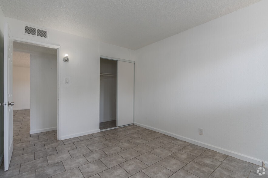 More Photos Of 695 Plaza Ave, Sacramento Apartments For Sale