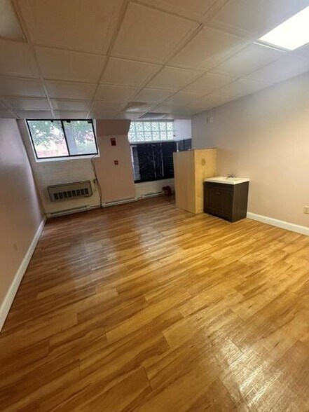 More Photos Of 26 S Water St, New Bedford Apartments For Lease