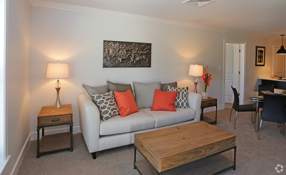 More Photos Of 77A Excelsior Ave, Saratoga Springs Apartments For Lease