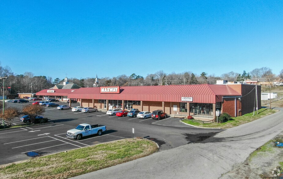 More Photos Of 502-520 W Raleigh St, Siler City Storefront For Lease