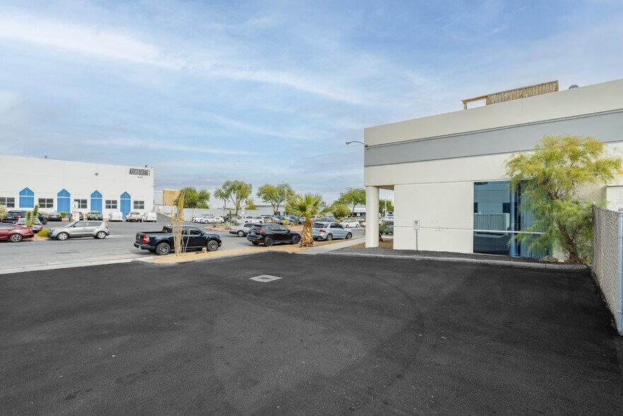 More Photos Of 3215 Birtcher Dr, Las Vegas Office For Lease