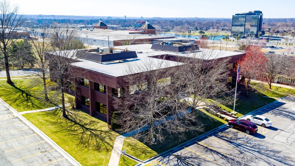 More Photos Of 6750 W 93rd St, Overland Park Office For Lease