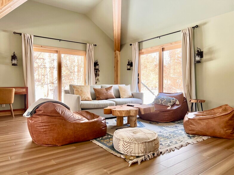 More Photos Of 62 Mount Pleasant Rd, Columbia Specialty For Sale