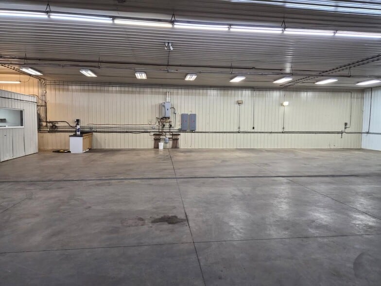 More Photos Of 710 10th St NE, Milaca Warehouse For Sale
