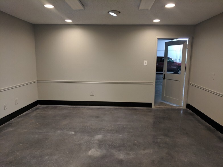 More Photos Of 7504 Boulevard 26, North Richland Hills Health Club For Lease