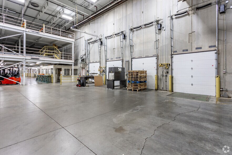 More Photos Of 1920 Turning Leaf Ln SW, Alexandria Warehouse For Lease