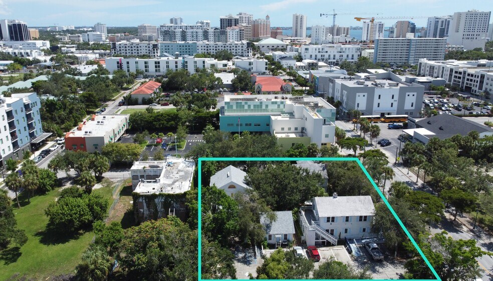 More Photos Of 830 Central Ave, Sarasota General Retail For Sale