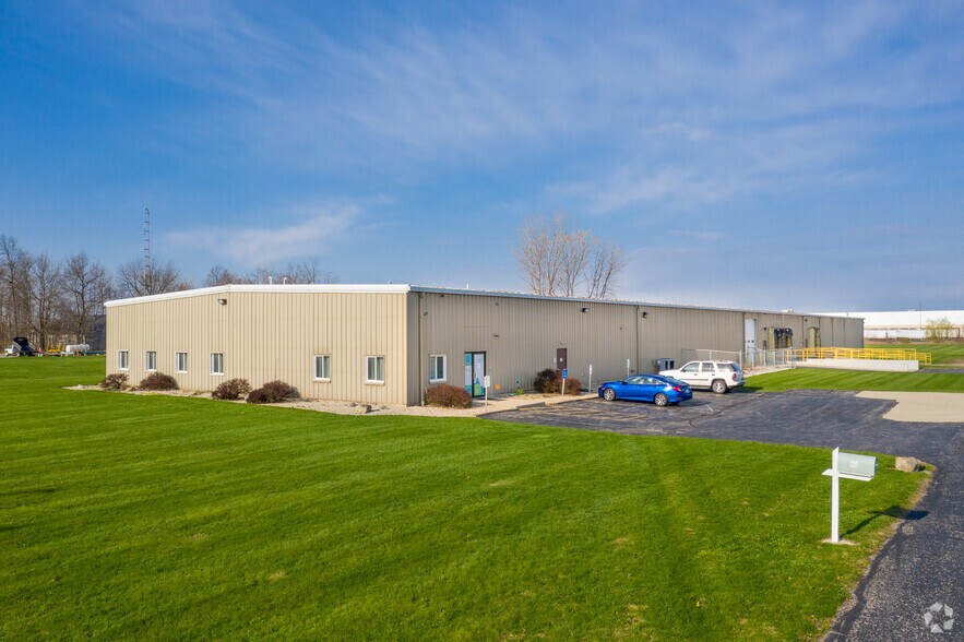 More Photos Of 120 Bentley Ct, Findlay Warehouse For Lease
