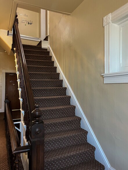 More Photos Of 101 E Bridge Ave, Saratoga Hotel For Sale