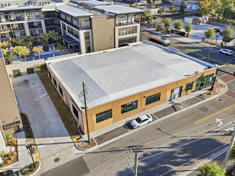 More Photos Of 1100 N Main St, Jacksonville Freestanding For Lease