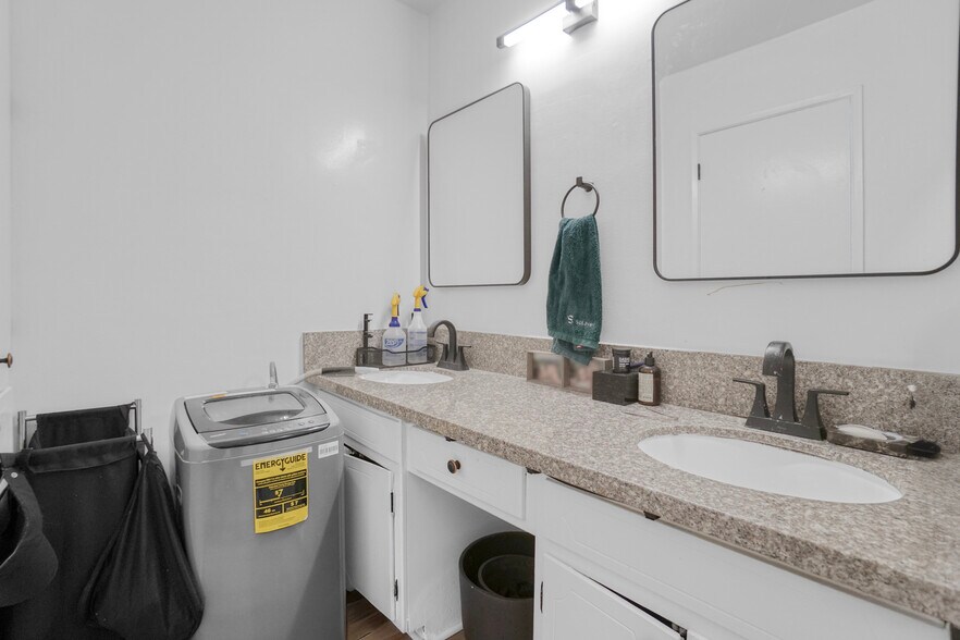 More Photos Of 8011 Romaine St, Los Angeles Apartments For Sale