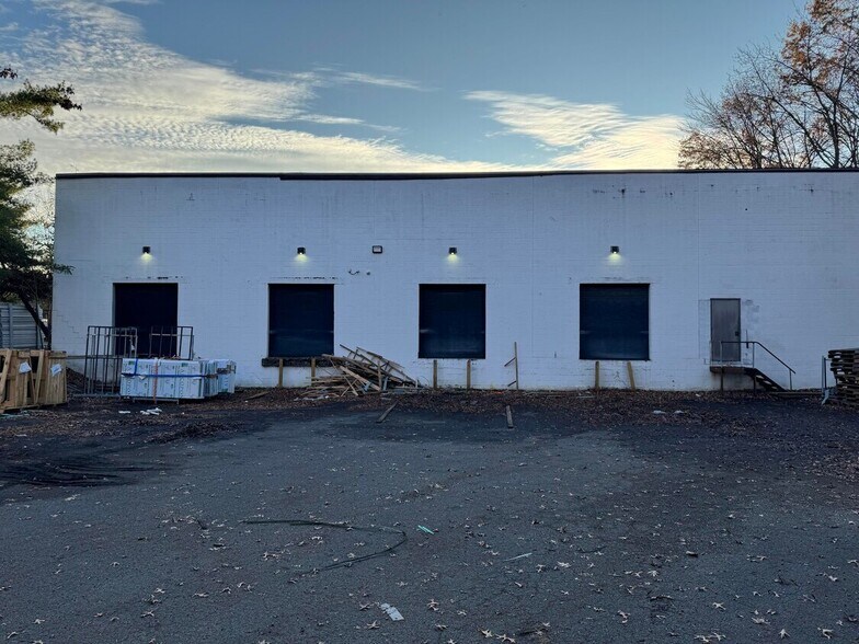 More Photos Of 1330 Livingston Ave, North Brunswick Warehouse For Lease