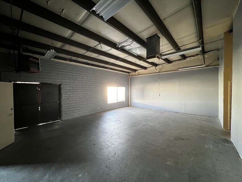 More Photos Of 1666 E Cypress Ave, Redding Office For Lease