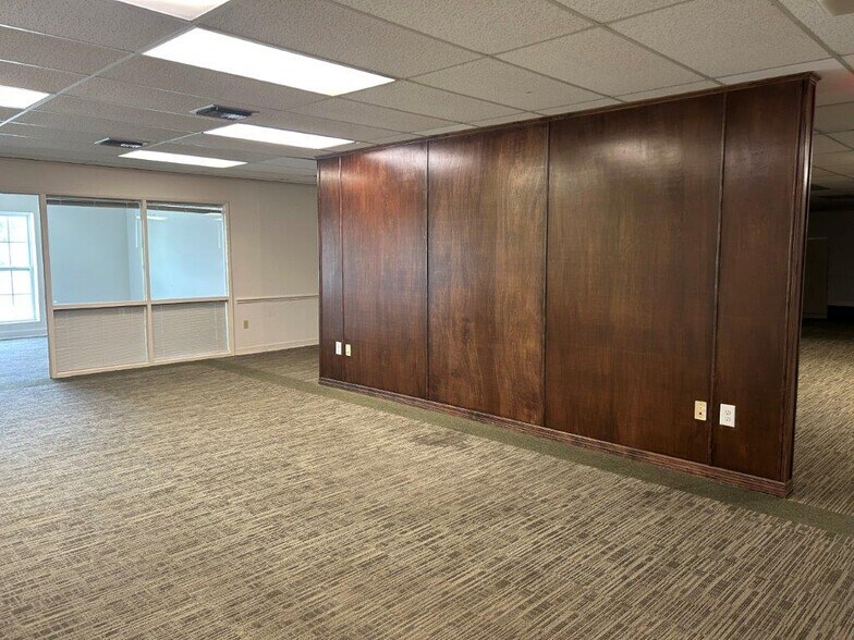 More Photos Of 4526-4532 US Hwy 19, New Port Richey Bank For Lease